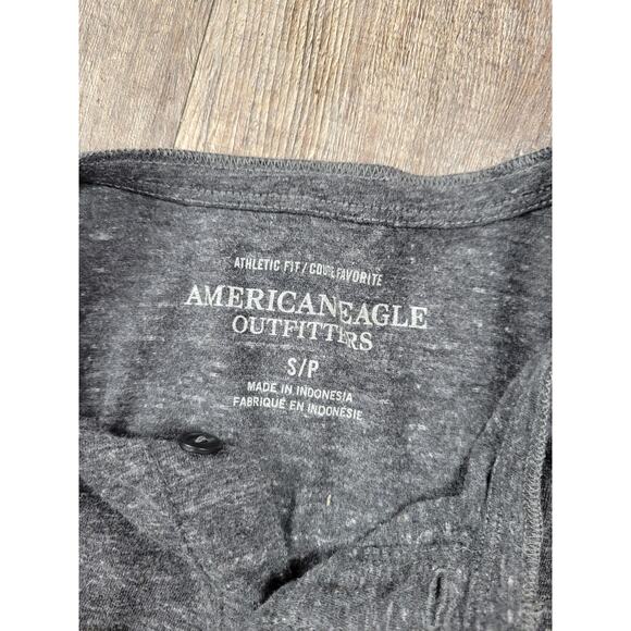 American Eagle Gray Heathered 2 Button Short Sleeve Athletic Fit Shirt Small - Picture 2 of 4
